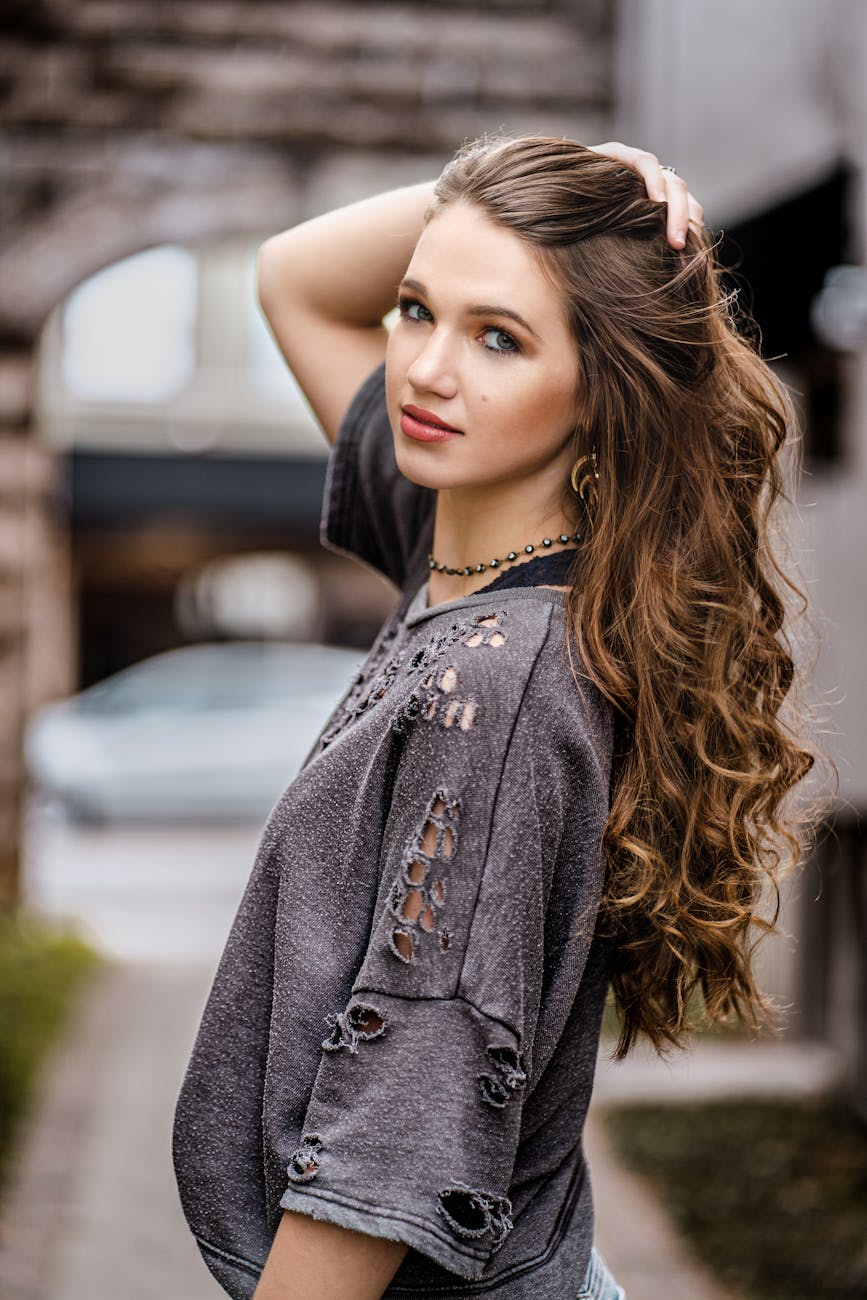 woman wearing gray dress